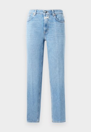Lys blå denim jeans med rett benstørrelse, fem lommer, og metallknap lukking. Teksturert stoff med minimal falming.