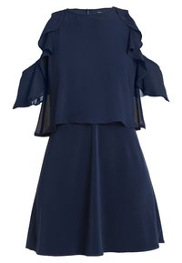 Marinblå klänning med korta, genomskinliga volangärmar och en figursydd bodice som övergår i en utsvängd kjol. Slät textur med balanserade proportioner.