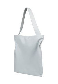 Lichtgrijze leren tas met een gladde textuur, zachte constructie en een enkele schouderband. Kenmerkt zich door minimale branding aan de voorkant.