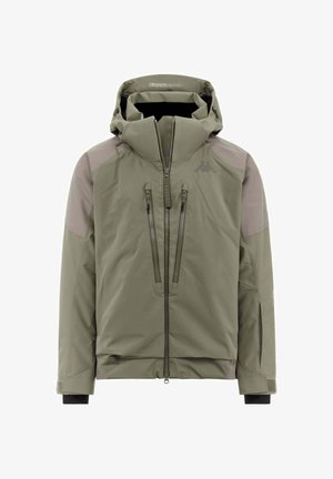 Giacca verde oliva con cappuccio, caratterizzata da una texture liscia, due tasche a zip sul petto e logo Kappa in alto a sinistra. Accenti grigi chiari sulle spalle.