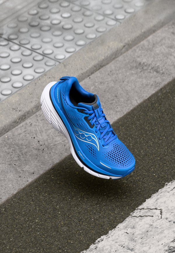 GUIDE 18 - Road running shoes