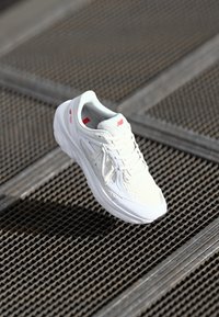 New Balance - UTRN  - Joggesko - white Miniatyrbilde 1