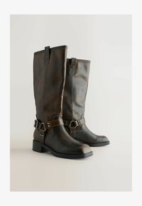 Atlasīts, chocolate brown