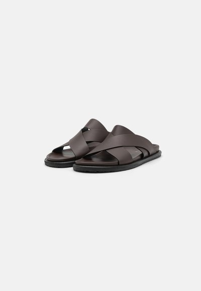 Stuart Weitzman BERKLEY - Mules - espresso