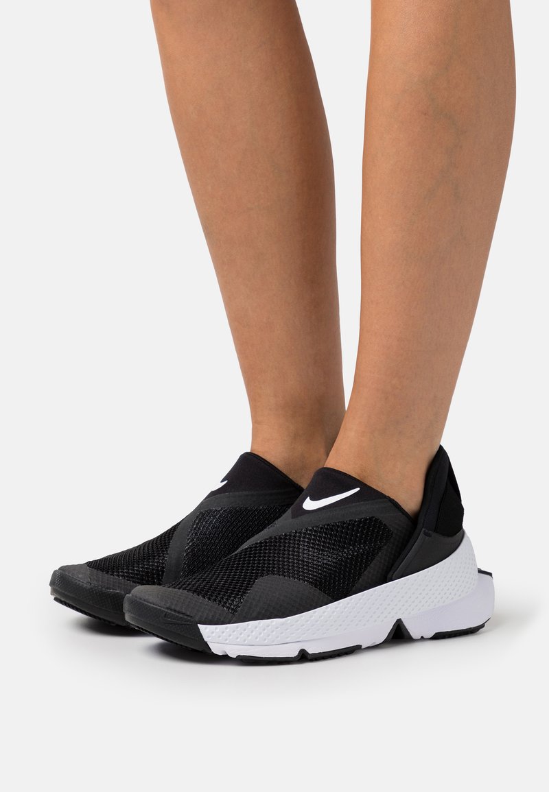 Nike Sportswear - GO FLYEASE - Zapatillas - black/white, Ampliar