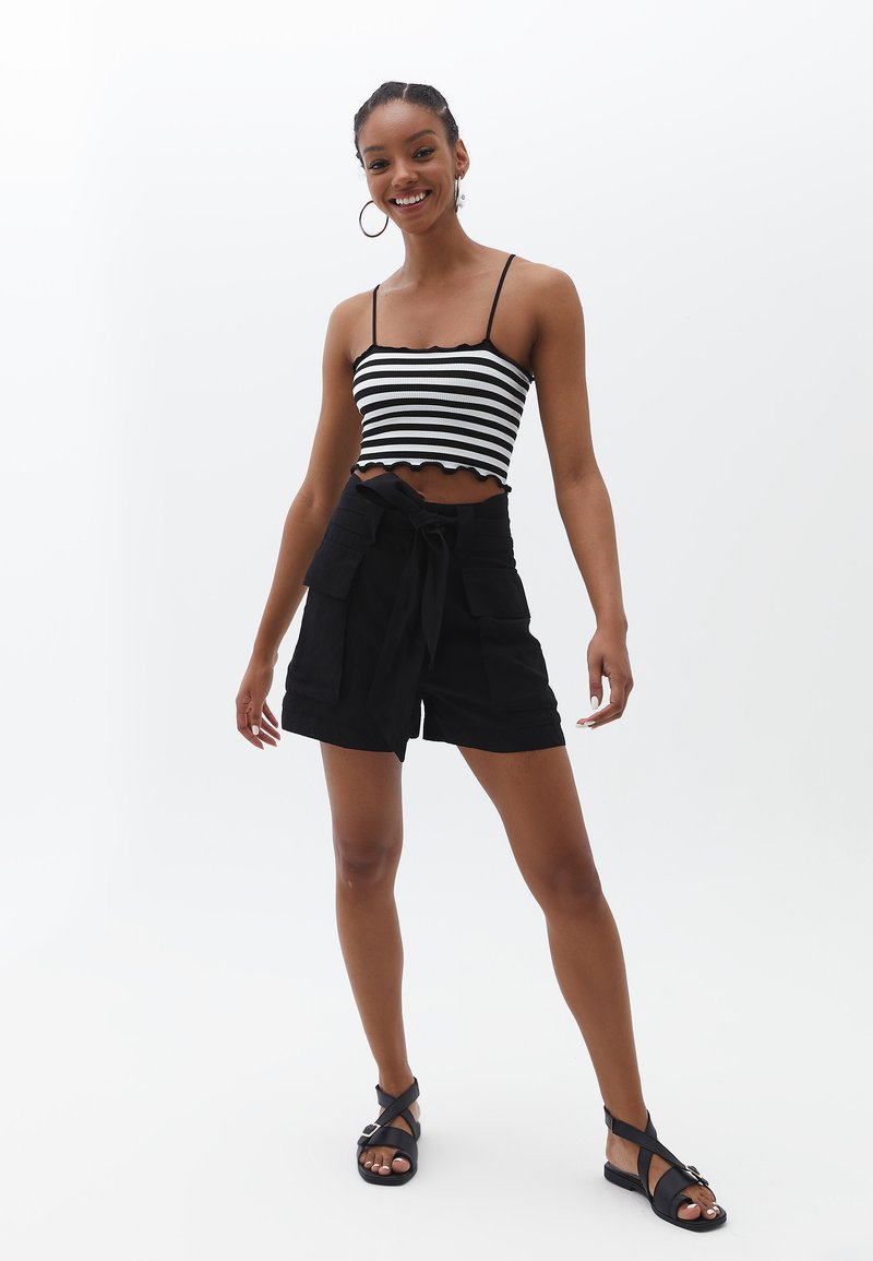 Damen T-Shirts | OXXO CROP WITH THIN STRAPS Top black stripe/schwarz - LB62193 Damen T-Shirts | OXXO CROP WITH THIN STRAPS Top black stripe/schwarz - LB62193