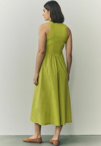 Next TALL FIT - MIX SLEEVELESS RACER MIDI  - Päevakleit - lime green