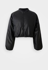 Μαύρο cropped bomber jacket με απαλή, τεχνητή δερμάτινη υφή, κλείσιμο με φερμουάρ και ελαστικούς καρπούς για εφαρμόζουσα σιλουέτα.