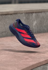 Unselected, dark blue/lucid red/muted purple