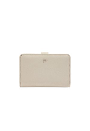 Beżowy portfel o gładkiej fakturze, prostokątnym kształcie i z logo na froncie. Posiada bezpieczne zapięcie na klapkę oraz starannie wykończone krawędzie.