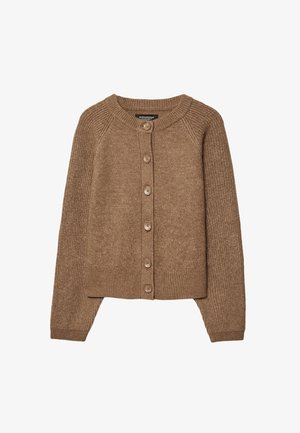 Bruine gebreide cardigan met een ronde halslijn, knoopsluiting en rib gebreide mouwen. De textuur is zacht met een gezellige, warme uitstraling.
