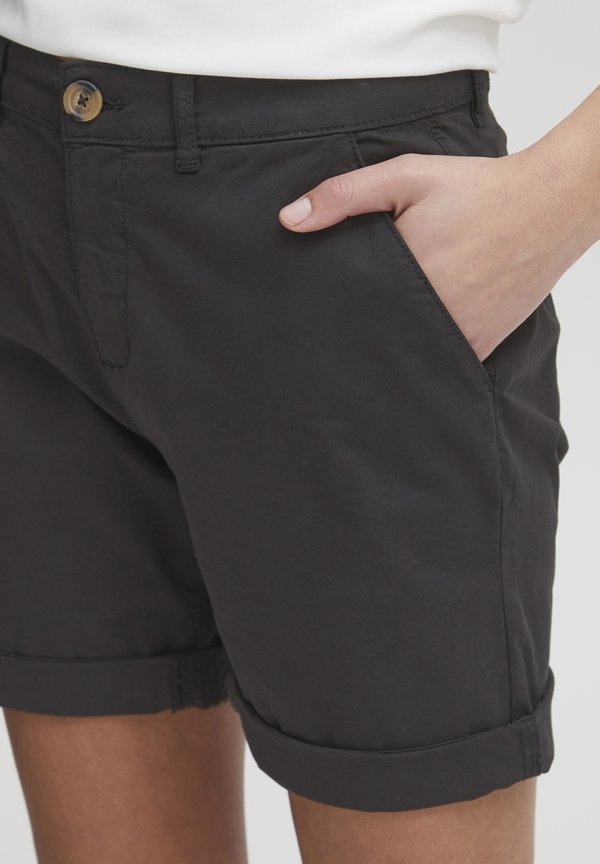 OXCHARLINE REGULAR FIT - Shorts2