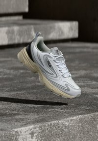 Sélectionné, white/black