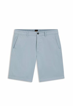 Hellblaue Herren-Shorts mit Gürtelschlaufen, seitlichen Taschen, vorderer Knopfleiste und Reißverschluss, dargestellt auf weißem Hintergrund.