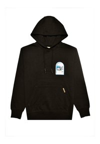 Sudadera con capucha negra, con bolsillo frontal y un pequeño gráfico de un coche en una ventana arqueada azul en el pecho.