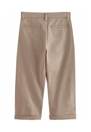 Pantalons beige jusqu'aux genoux en coton. Dotés de deux poches arrière et de ourlets retroussés. Texture lisse avec un design classique.