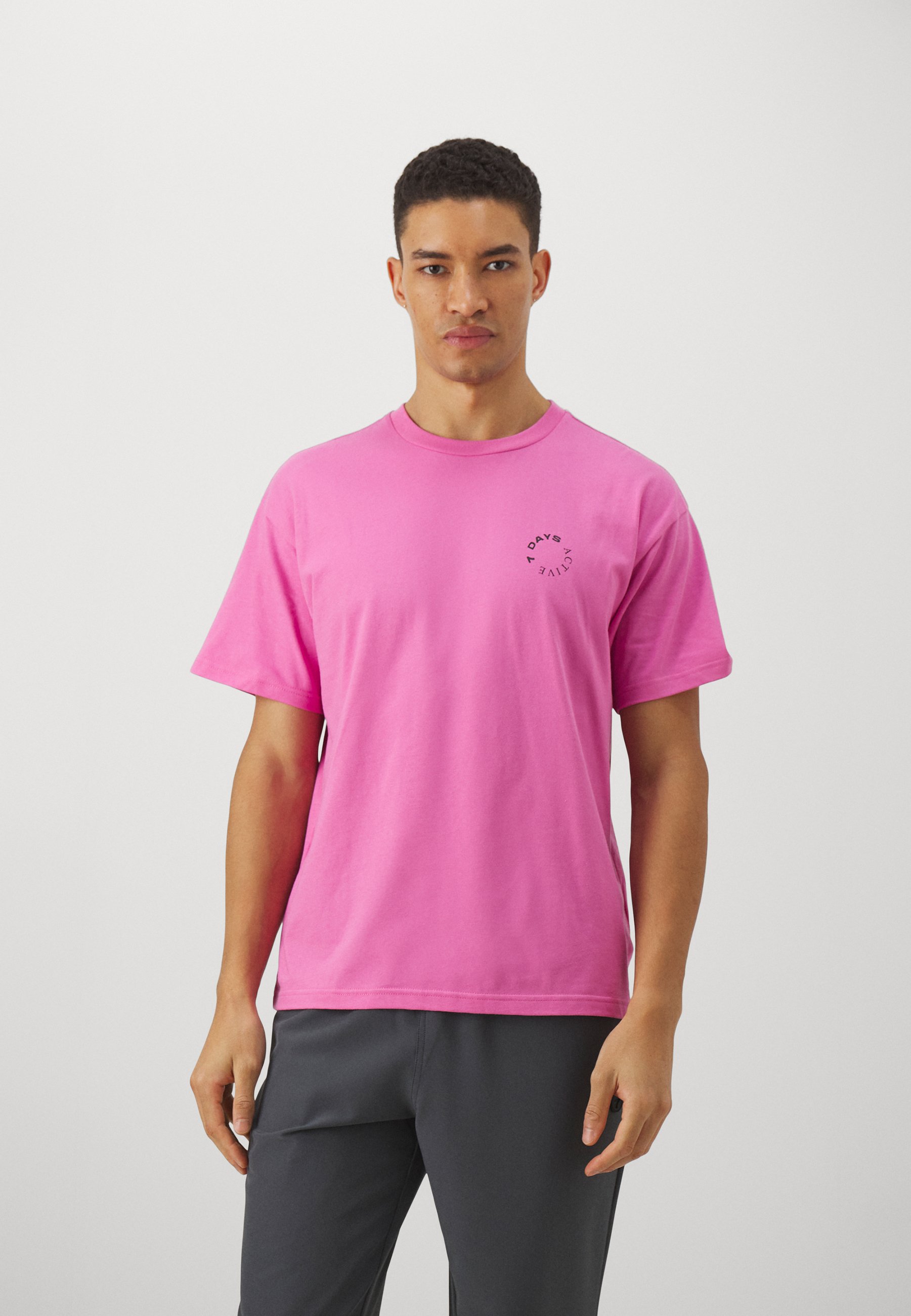 【関税込み】7 DAYS Active ブルー グラフィックTシャツ Men's T-Shirts – 7 DAYS Active