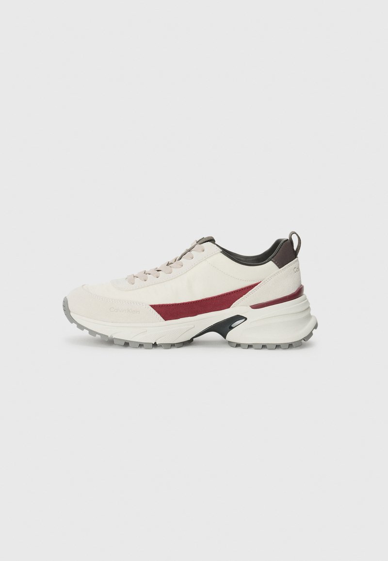 Calvin Klein Jeans HIKE RUNNER - Sneakers - white/beluga/vit - Zalando.se