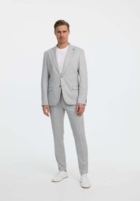 Unselected, light grey