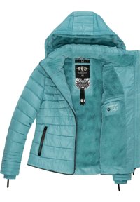 Veste aqua rembourrée avec doublure en fourrure, capuche, fermeture éclair et poche latérale. Présente des accents noirs et des étiquettes de marque à l'intérieur.
