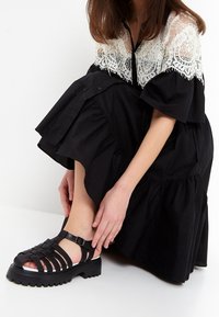 Cesare Gaspari Sandalias - black