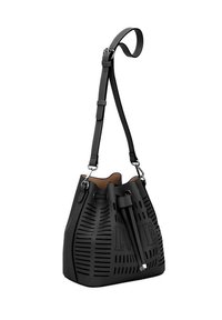 Borsa a secchiello nera perforata con interno marrone, tracolla regolabile e dettagli in metallo argentato. Presenta una chiusura a coulisse.