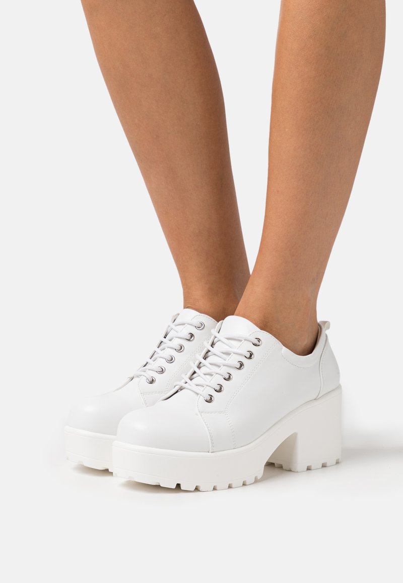 Koi Footwear RELOADED CHUNKY SHOES Kontsadega nöörsaapad white