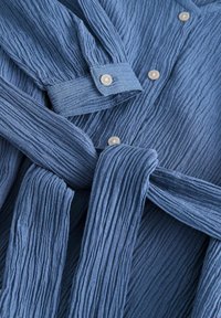 REGULAR FIT - TEXTURED CRINKLE COVER - Maksimekko - blue