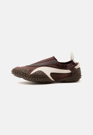 Puma MOSTRO MOVE - Παπούτσια χωρίς κορδόνια - chocolate brown/chocolate