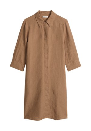Braunes knielanges Hemdblusenkleid mit dreiviertel Ärmeln, spitzem Kragen und verdeckten vorderen Knöpfen.