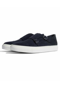 Mornarske suede cipele na slip-on s dvostrukim kopčama, okruglim vrhom, bijelim gumeni potplat i teksturiranim gripom. Minimalisti čki dizajn s čistim linijama.