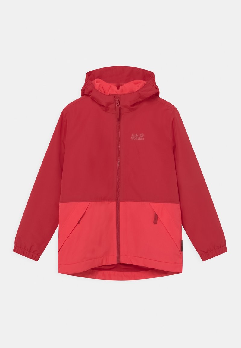 Giacca impermeabile rossa con cappuccio, con una sezione superiore di un rosso più scuro e una sezione inferiore di un rosso più chiaro, tasche frontali e polsini elastici.