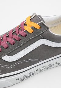 Vans OLD SKOOL UNISEX - Sapatilhas - pewter/true white