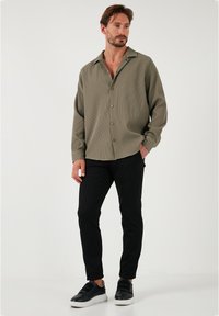 Buratti REGULAR FIT - Camisa - khaki