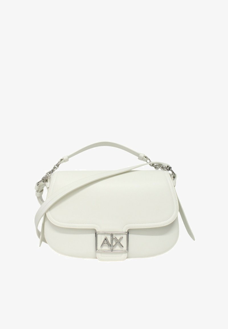 Borsa a tracolla bianca in pelle con una forma strutturata, superficie liscia e hardware con logo in argento. Dispone di una tracolla removibile e chiusura a pattina.