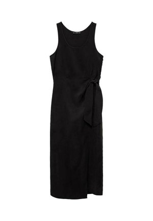 Rochie neagră fără mâneci dintr-un material neted, cu detaliu la talie legat și o lungime midi, având un design ușor înfășurat.