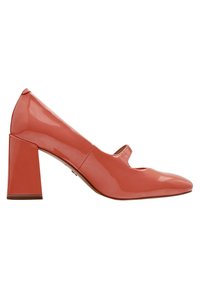 Talons en cuir verni coral de forme bloc, à bout pointu et avec un détail de découpe sur le côté. Présente une semelle texturée pour une meilleure adhérence.