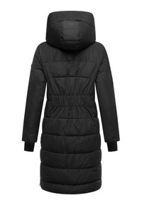 Schwarze Steppjacke mit Kapuze, tailliertem Schnitt, langen Ärmeln und gestepptem Design. Mit elastischen Bündchen und einer mittellangen Passform.