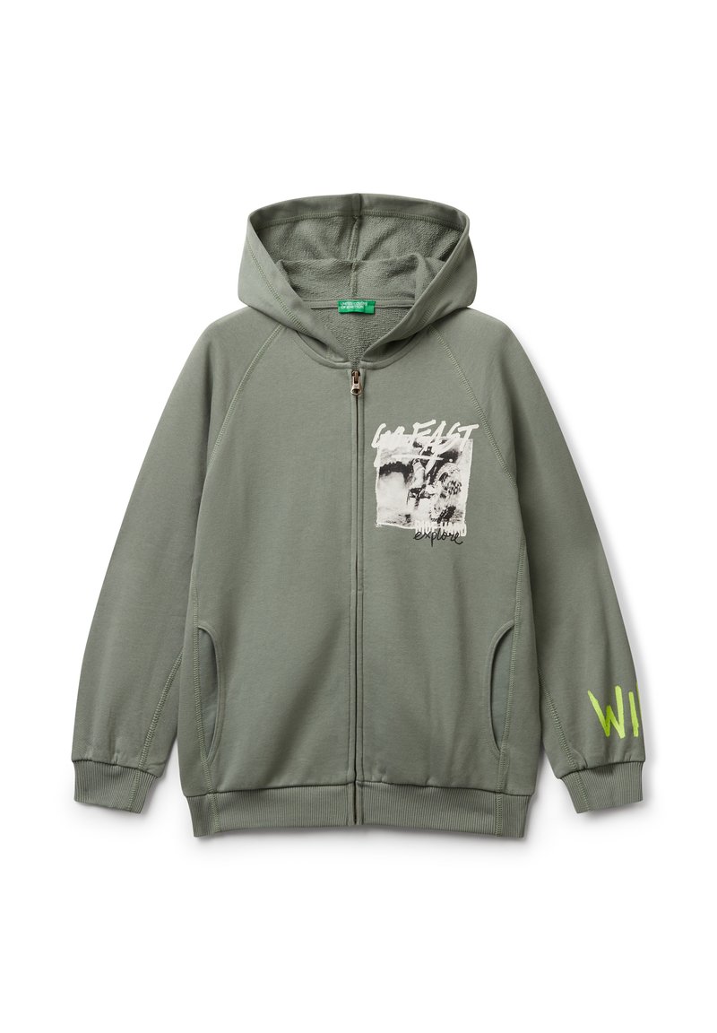 Grüne Zip-Hoodie aus weichem Stoff. Mit einem grafischen Frontdesign und dem Buchstaben "W" in neongrün auf dem Ärmel. Kängurutaschen.