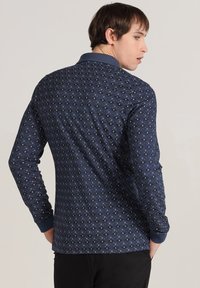 Thumbnail Image 2