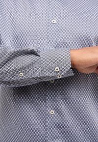 Eterna MODERN FIT - Skjorter - grau
