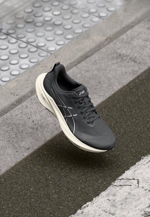 Road running shoes - black