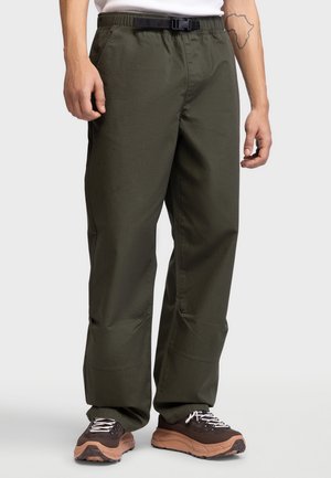 Redefined Rebel, SWANS PANTS COMFORT FIT - Панталони - forest night