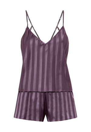 Vijolična satenska spalna garnitura, ki vključuje brezrokavni top z V-izrezom in tankimi naramnicami, ter z njo ujemajoče se nabirane kratke hlače. Navpični črtast vzorec.