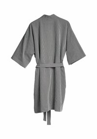 Sivý pruhovaný župan s prehnanými rukávmi, opaskom v páse a textúrovanou tkaninou. Obsahuje golier a stredne dlhý strih, navrhnutý pre pohodlie.