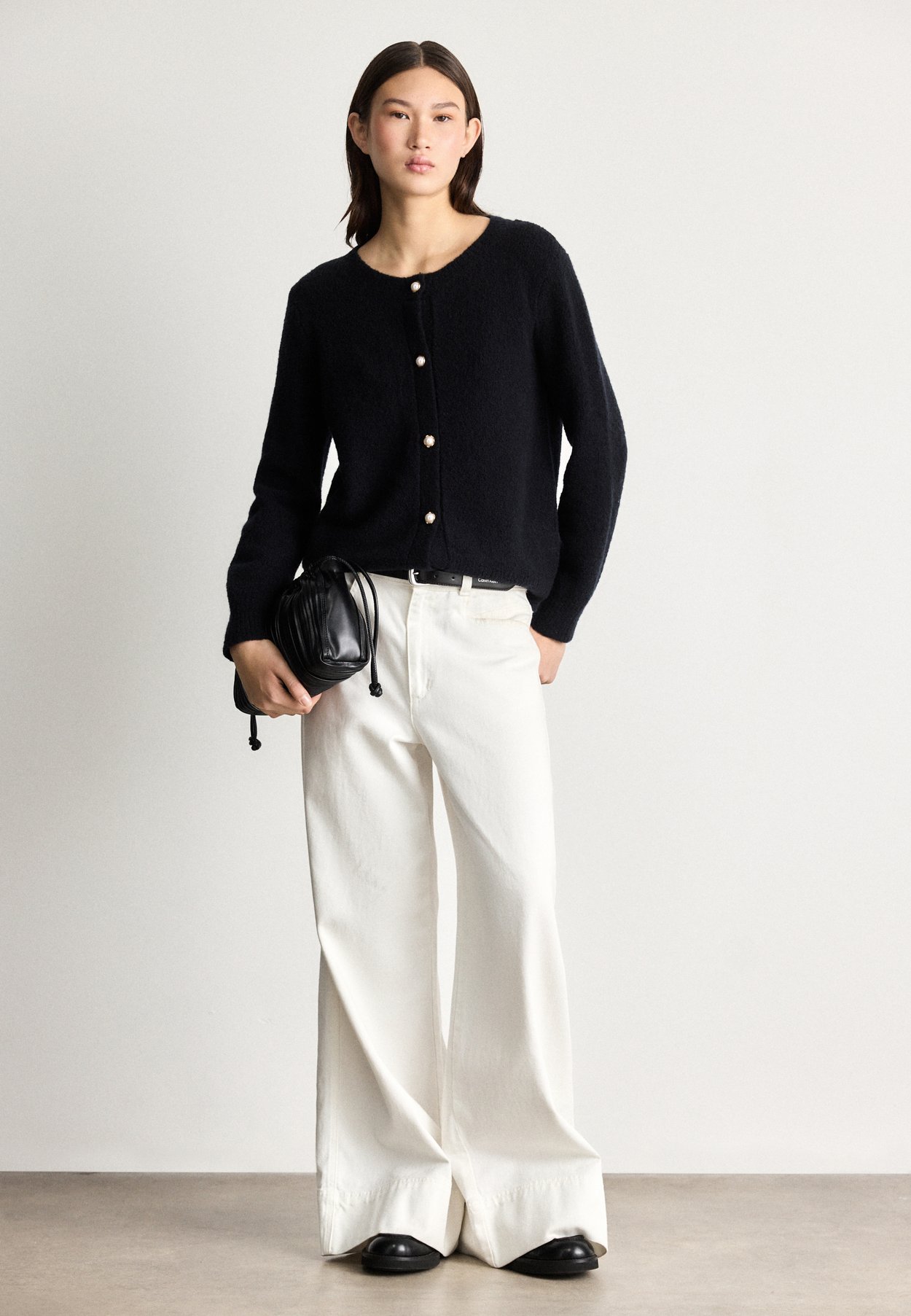 C NECK CARDIGAN