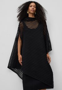 ADOLFO DOMINGUEZ Cape - black
