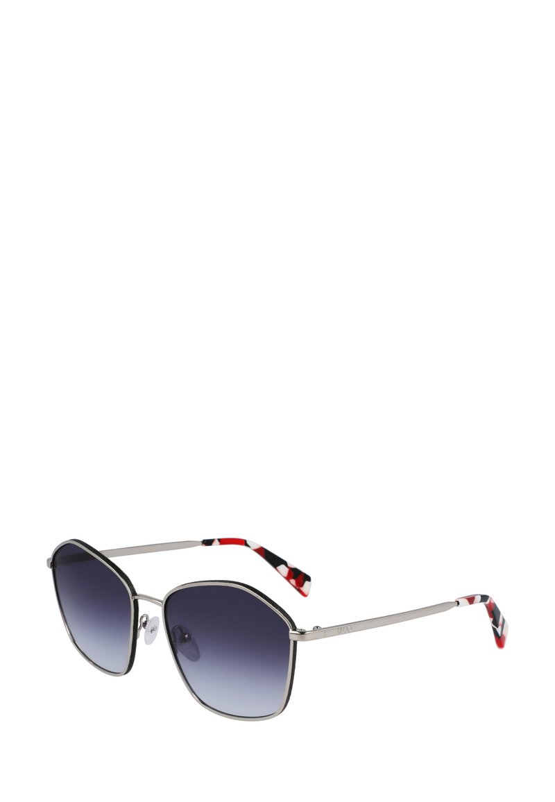 Occhiali da sole ottagonali con lenti scure sfumate, montatura metallica argentata e aste decorate con un motivo multicolore in rosso, bianco e nero.