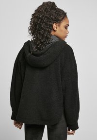 Urban Classics LADIES SHORT SHERPA JACKET - Fleecejas - black