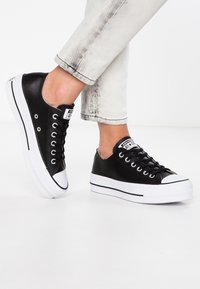 Converse - CHUCK TAYLOR ALL STAR  - Sneaker low - black/white Thumbnail-Bild 1